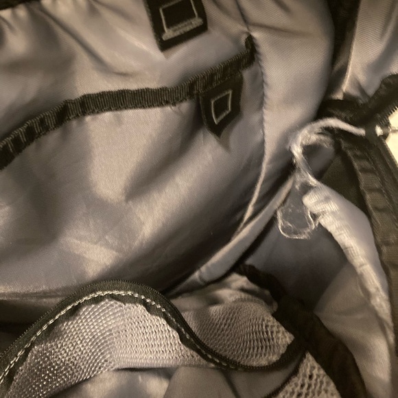 USED BLACK ADIDAS BACKPACK - Picture 3 of 4